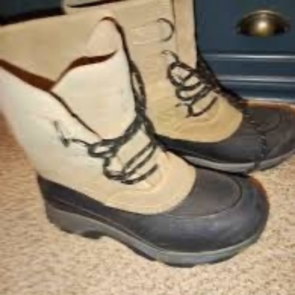 Amazon Size 100 Women's Beige and Brown Lace-Up Winter Snow Boots